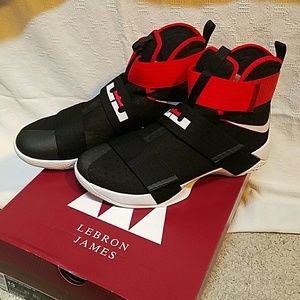 Nike LeBron Soldier10